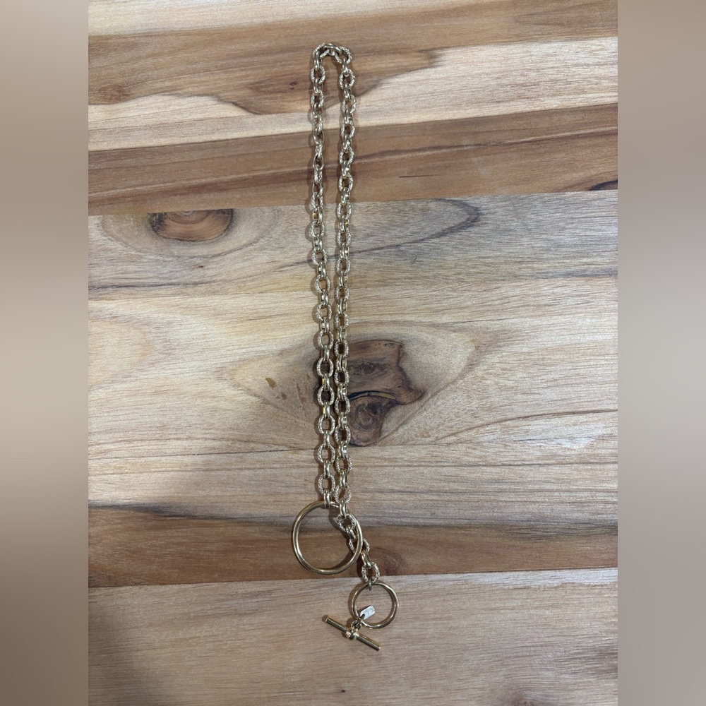 Women’s Toggle gold necklace
